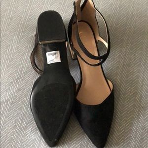 Black point toe, glitter heels